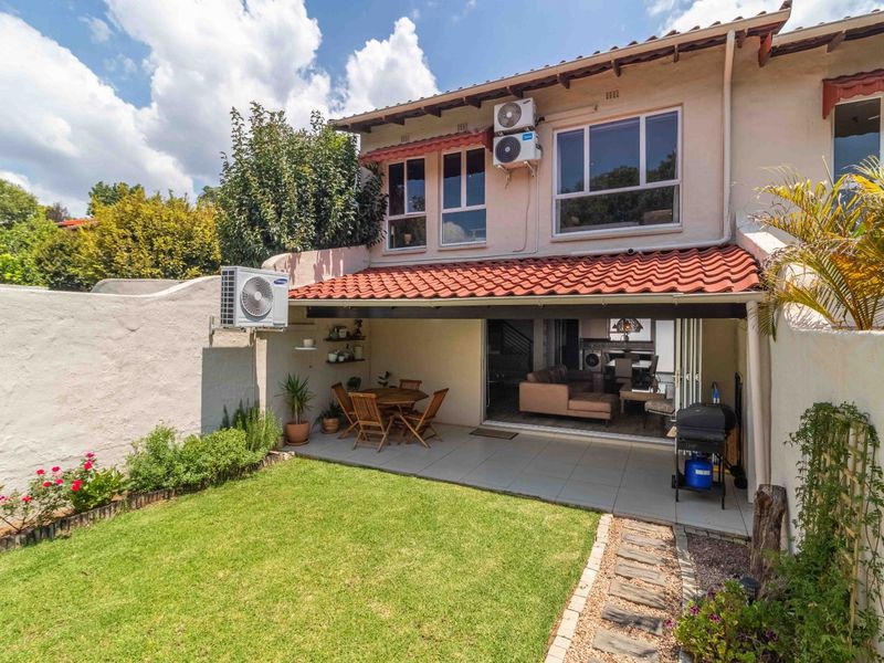 House For Sale in Bryanston - Photo 2