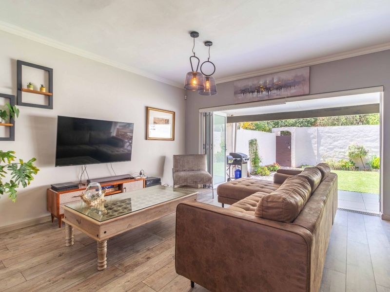 House For Sale in Bryanston - Photo 5