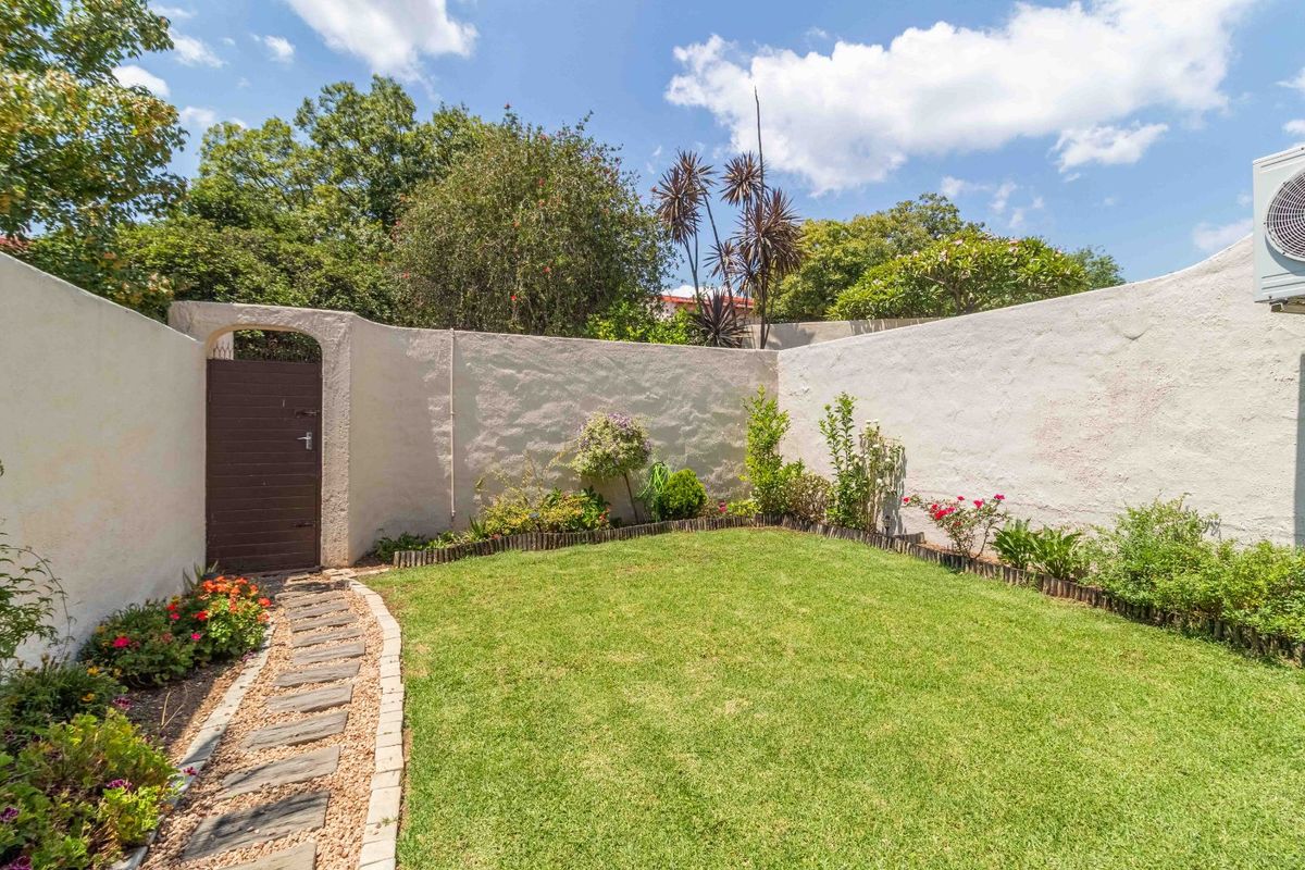 House For Sale in Bryanston - Photo 4