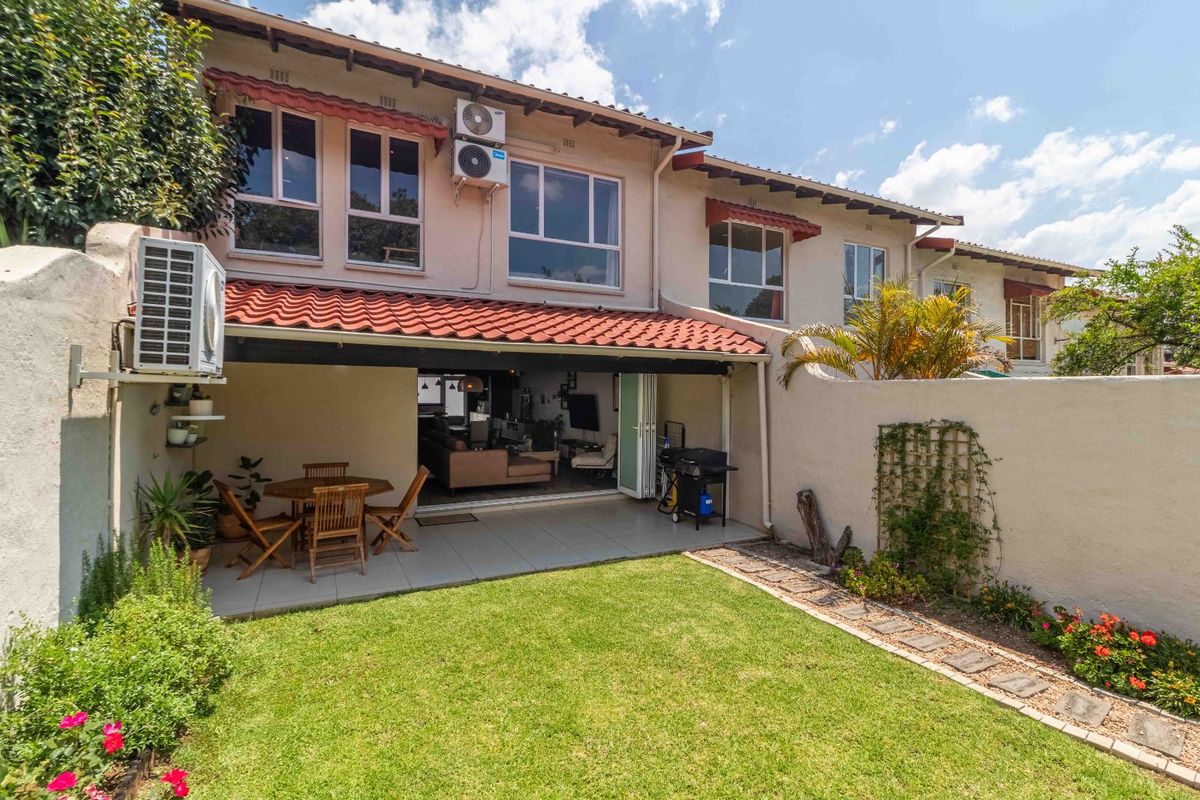 House For Sale in Bryanston - Photo 3