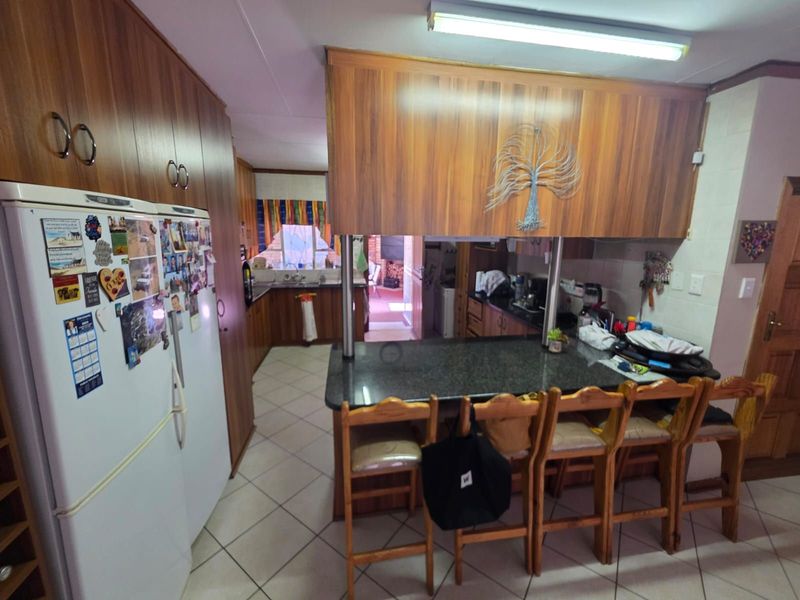 House For Sale in Hillcrest - Photo 7