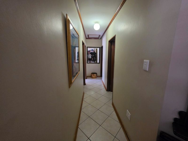 House For Sale in Hillcrest - Photo 8