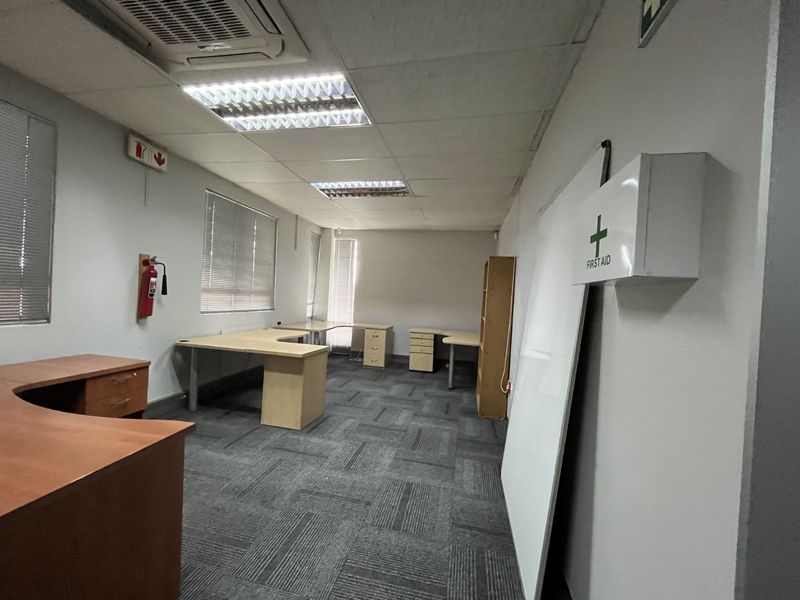 Office To Rent in Lynnwood Manor - Photo 6