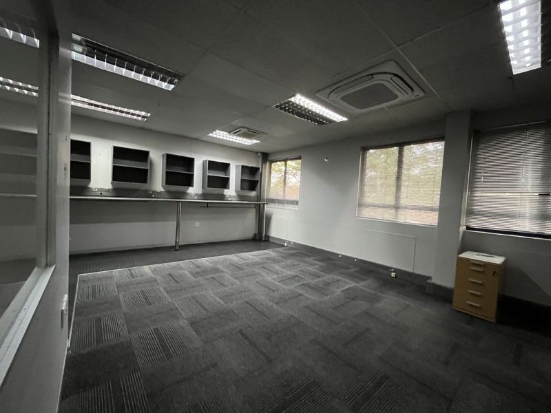 Office To Rent in Lynnwood Manor - Photo 2