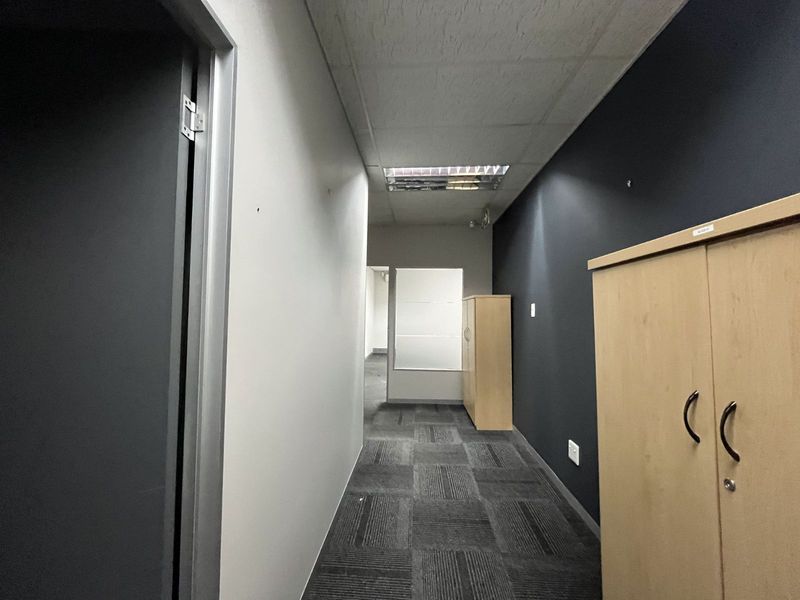 Office To Rent in Lynnwood Manor - Photo 5