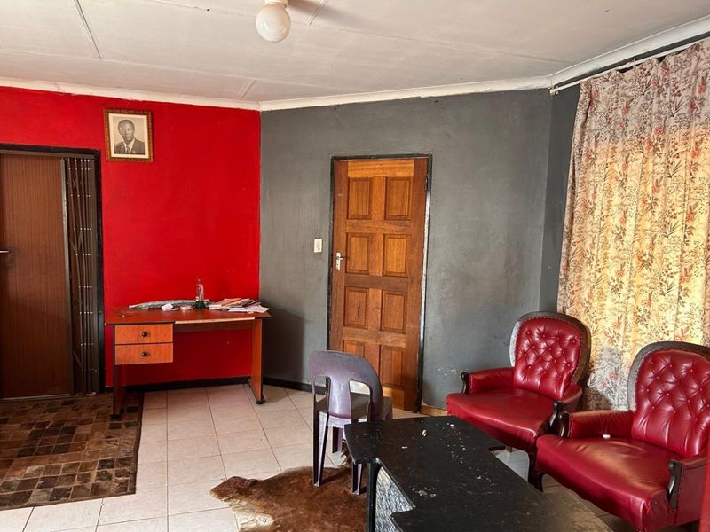 House For Sale in Flora Park - Photo 8