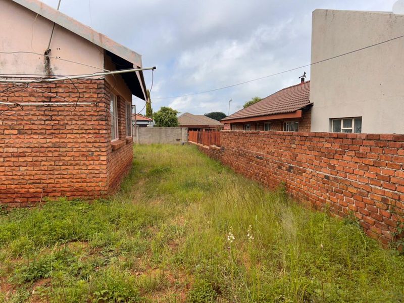 House For Sale in Flora Park - Photo 2