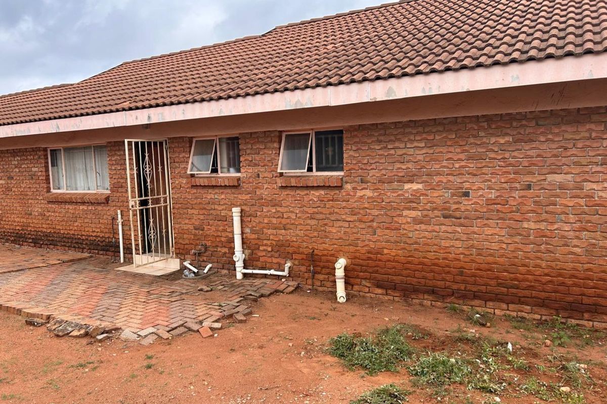 House For Sale in Flora Park - Photo 5