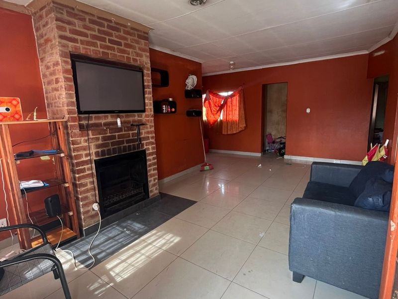 House For Sale in Mamelodi East - Photo 5
