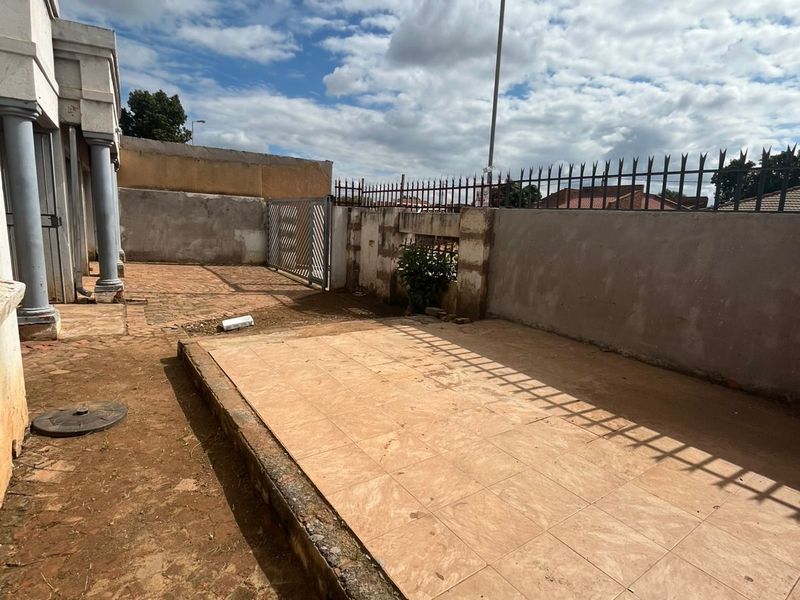 House For Sale in Mamelodi East - Photo 2