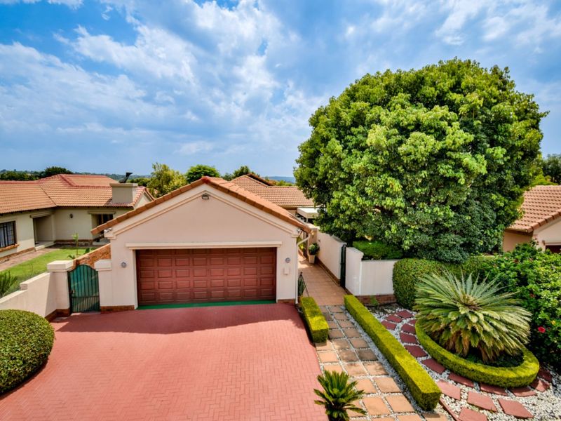 House For Sale in Faerie Glen - Photo 2