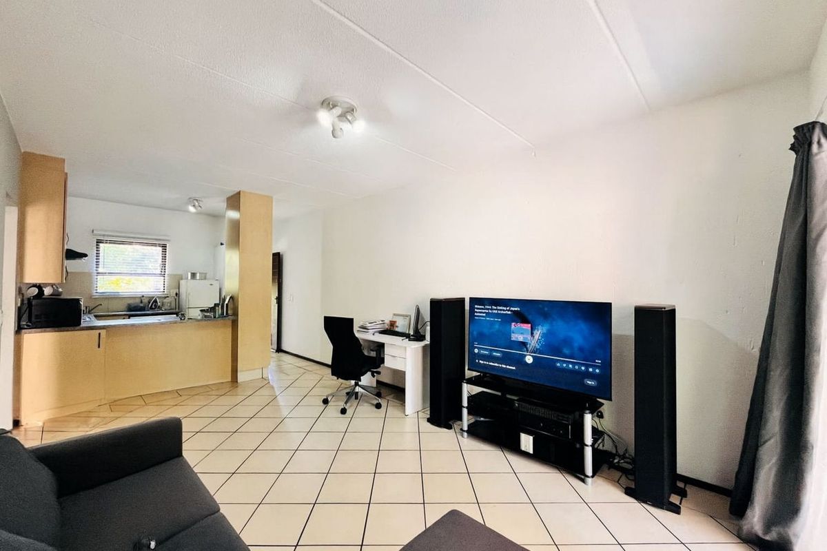 Apartment For Sale in Lonehill - Photo 3