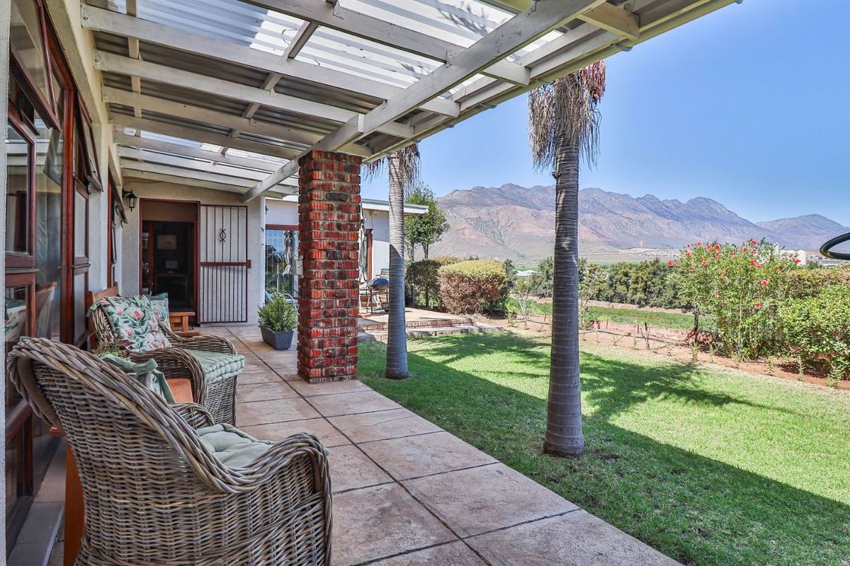 House For Sale in Ashton Central - Photo 2