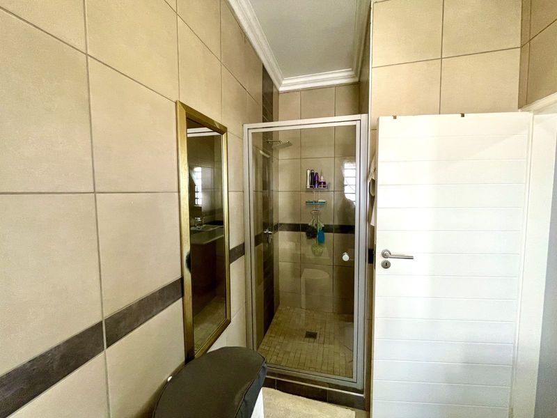 House For Sale in Monavoni - Photo 9