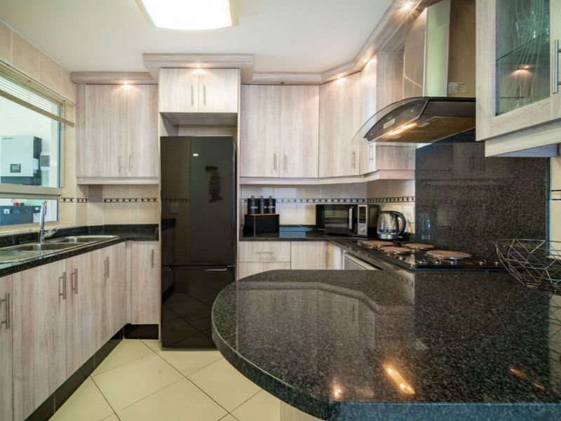 Apartment For Sale in Compensation Beach - Photo 3