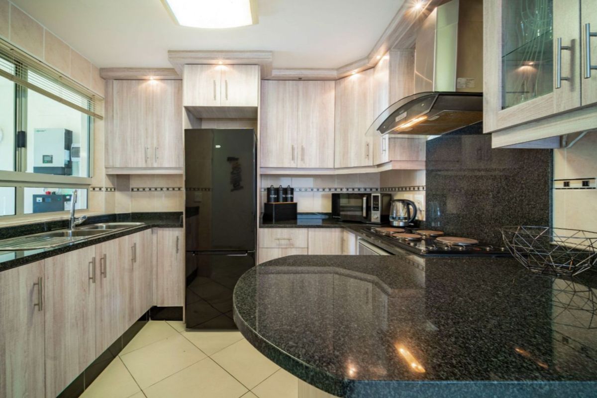 Apartment For Sale in Compensation Beach - Photo 3