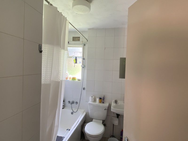 Apartment For Sale in Sundowner - Photo 10