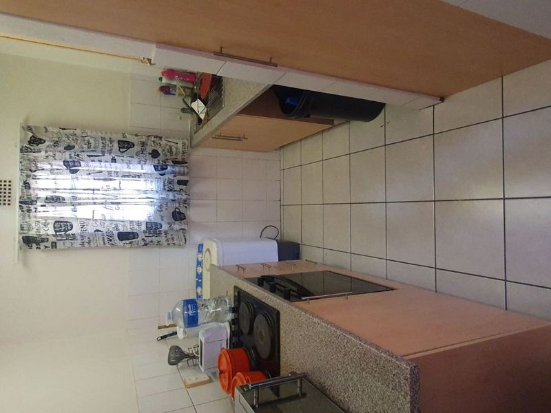 Apartment For Sale in Sundowner - Photo 7