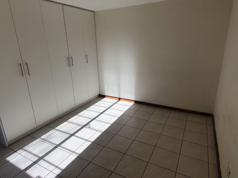 Apartment For Sale in Sundowner - Photo 9