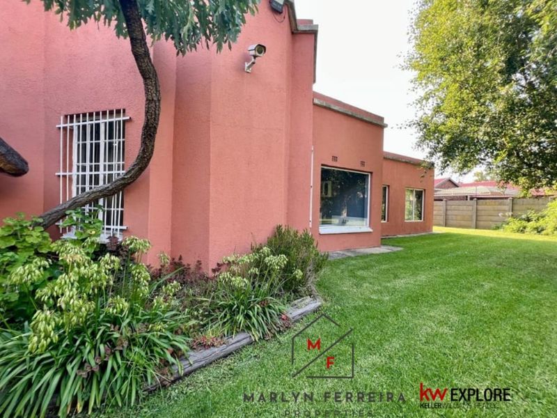 House For Sale in Nederlandpark - Photo 2