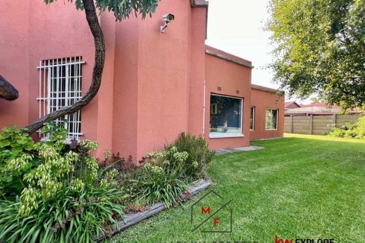 House For Sale in Nederlandpark - Photo 2