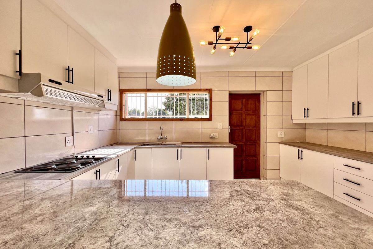 House For Sale in Nederlandpark - Photo 3