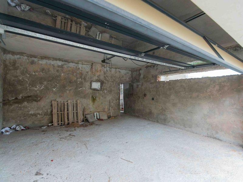 House For Sale in Lovemore Park - Photo 5