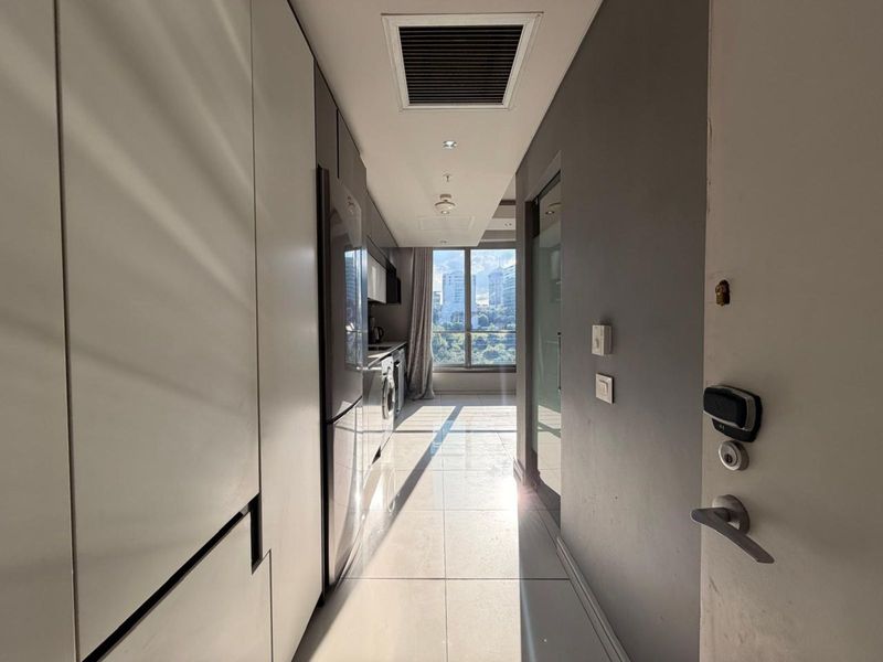 Apartment For Sale in Sandown - Photo 2