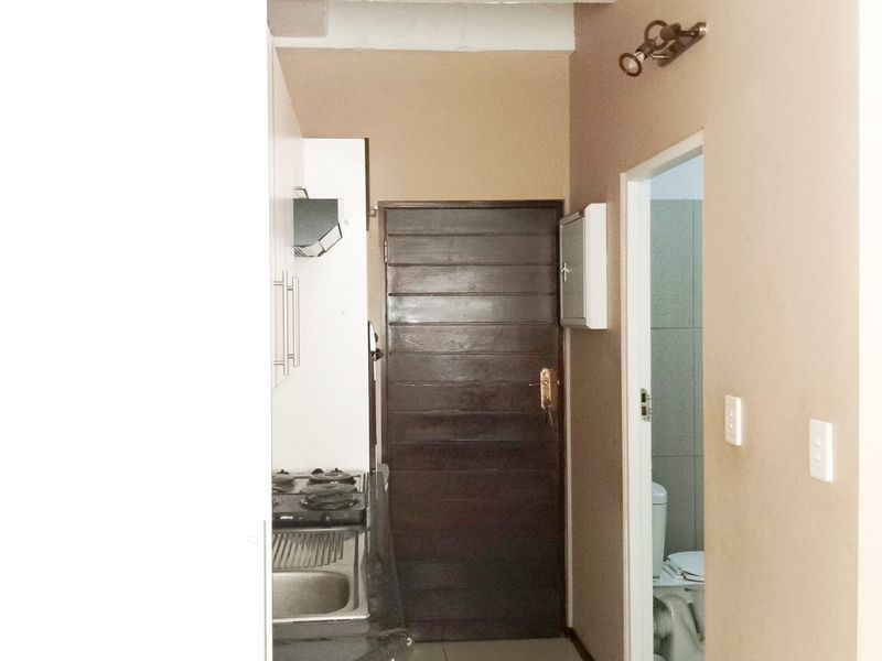 Apartment For Sale in Braamfontein - Photo 3