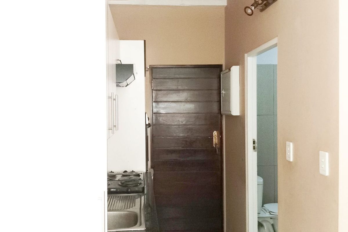 Apartment For Sale in Braamfontein - Photo 3