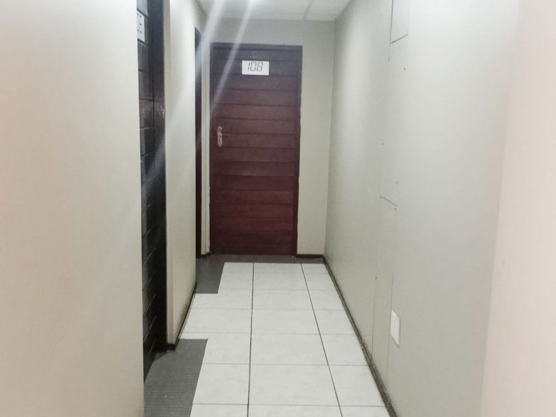 Apartment For Sale in Braamfontein - Photo 2