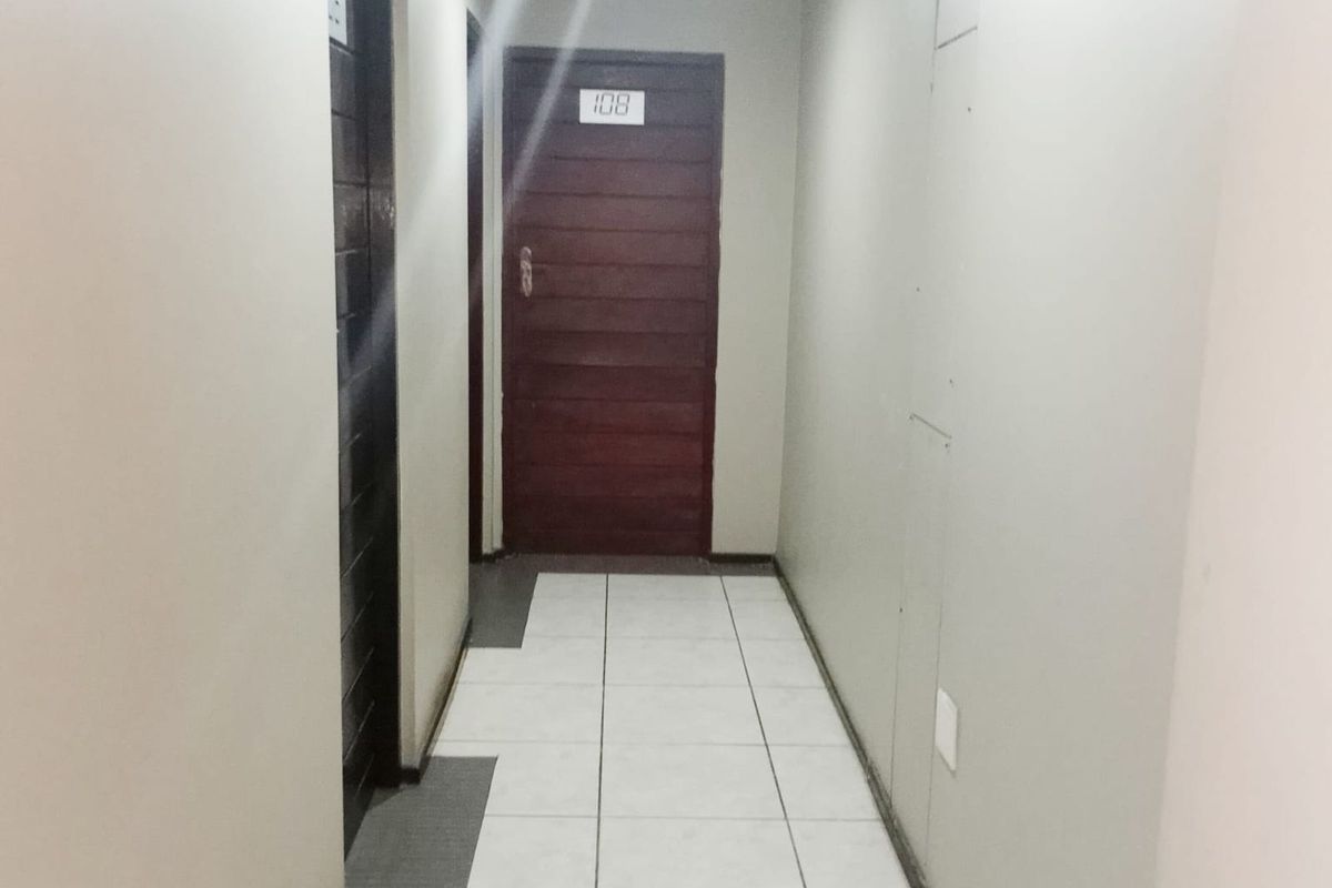 Apartment For Sale in Braamfontein - Photo 2