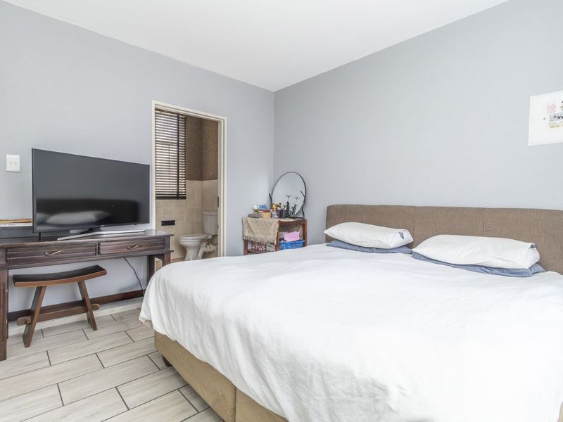 Apartment For Sale in Laser Park - Photo 10