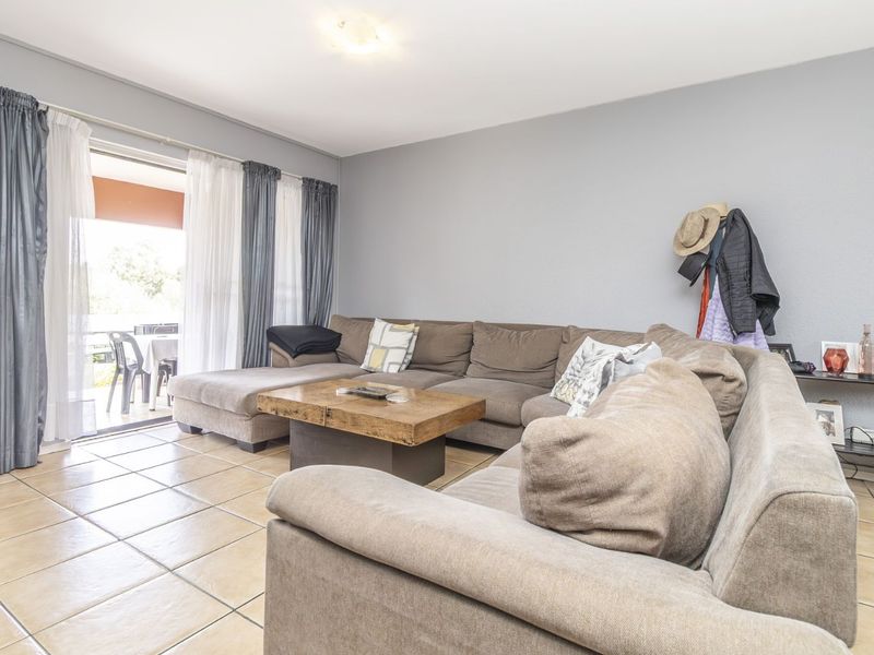 Apartment For Sale in Laser Park - Photo 2