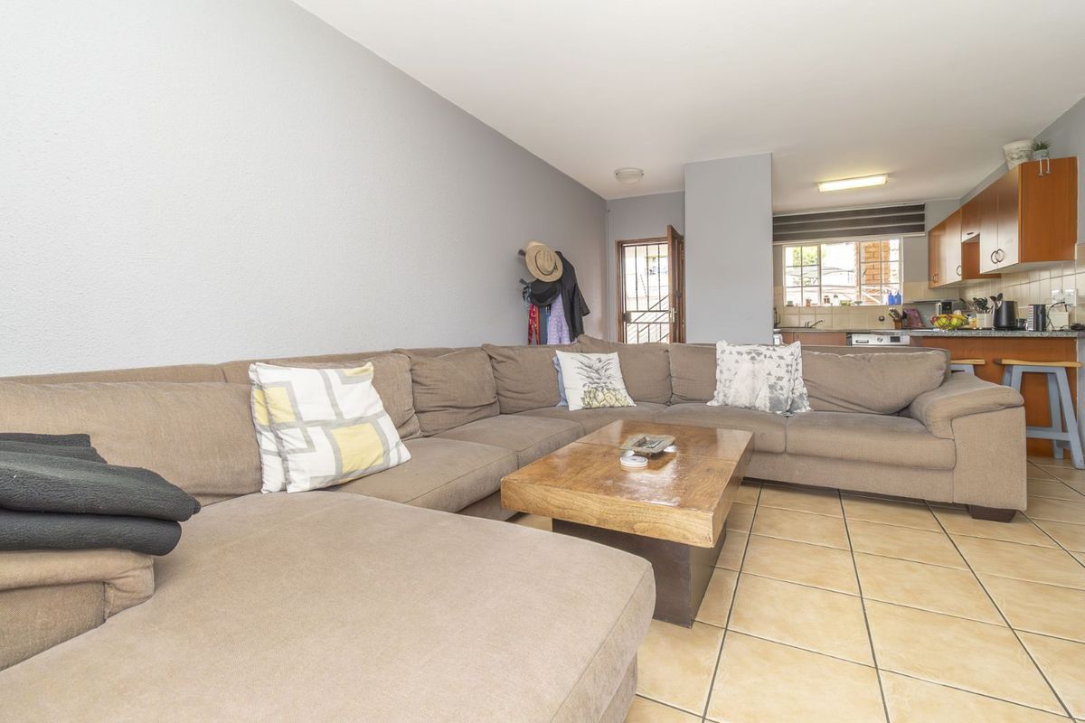 Apartment For Sale in Laser Park - Photo 3