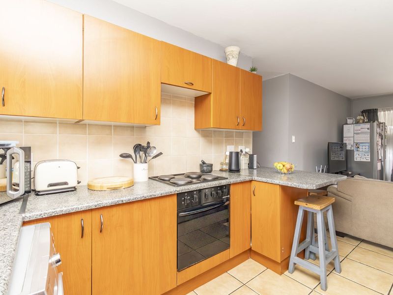 Apartment For Sale in Laser Park - Photo 8