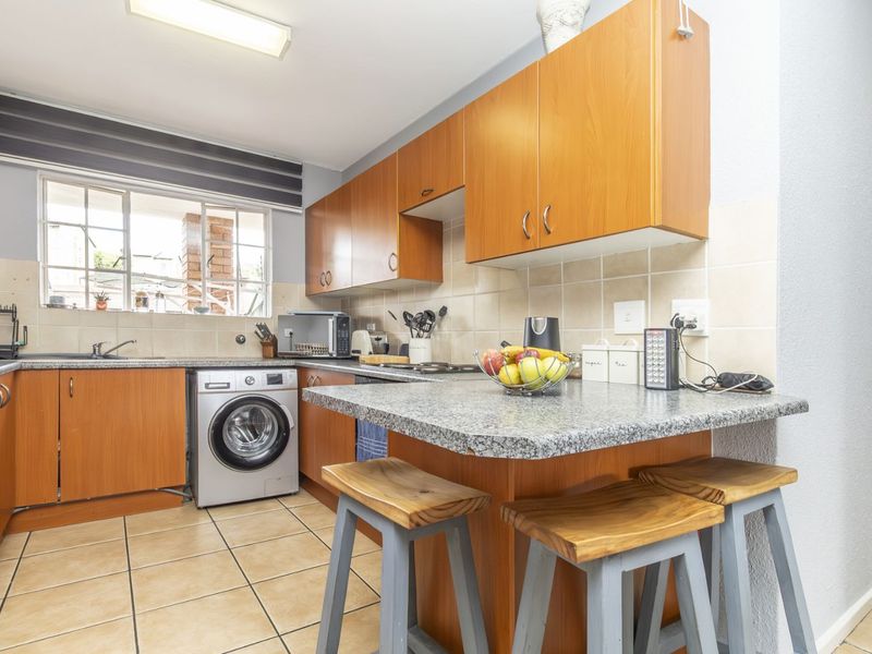 Apartment For Sale in Laser Park - Photo 7