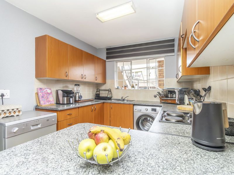 Apartment For Sale in Laser Park - Photo 5