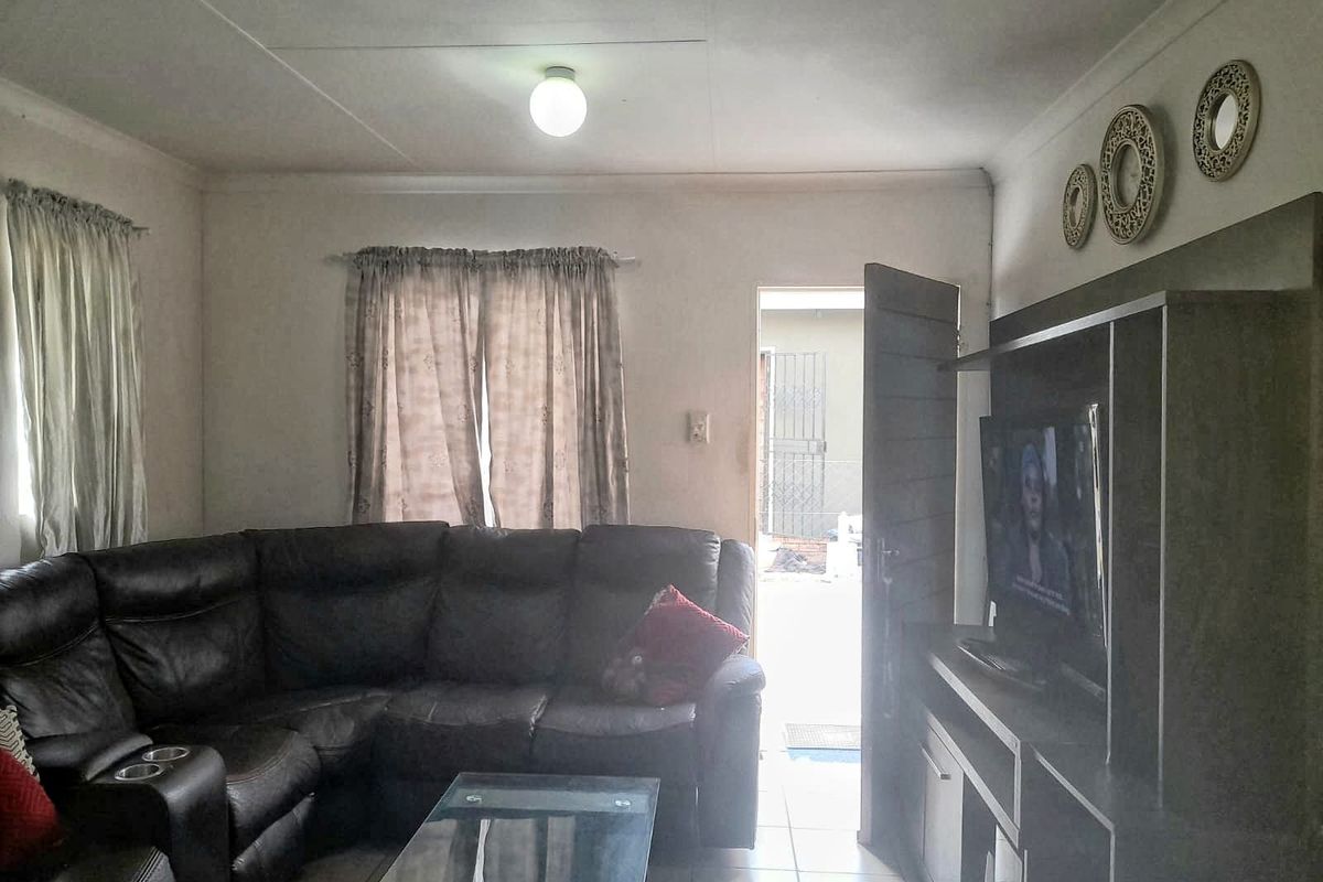 House For Sale in Savanna City - Photo 4