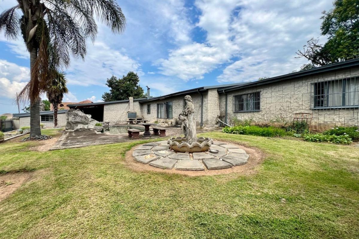 House For Sale in Badplaas Central - Photo 3