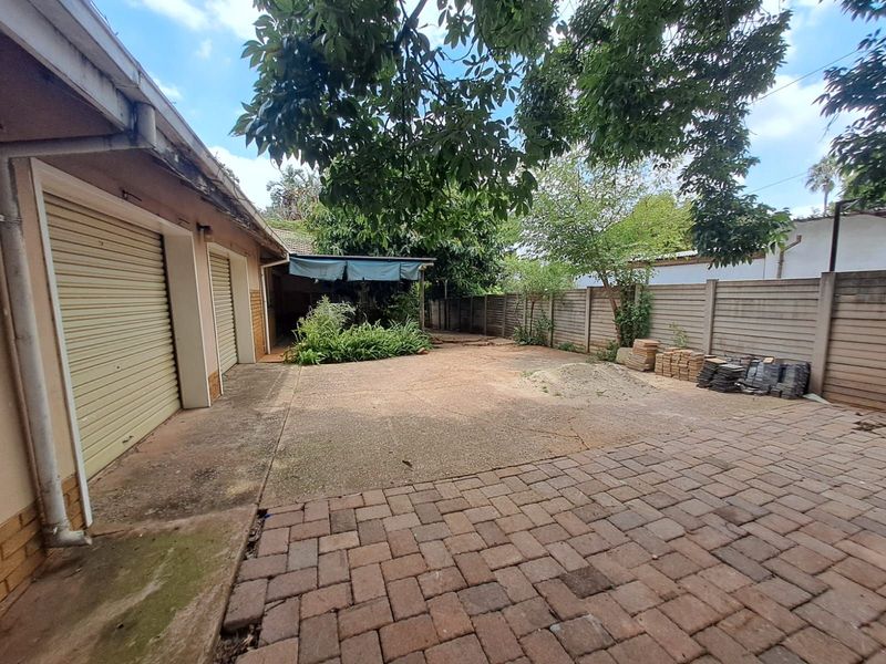 House For Sale in Faerie Glen - Photo 9