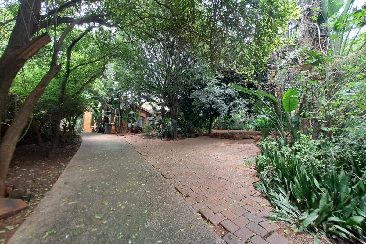 House For Sale in Faerie Glen - Photo 5