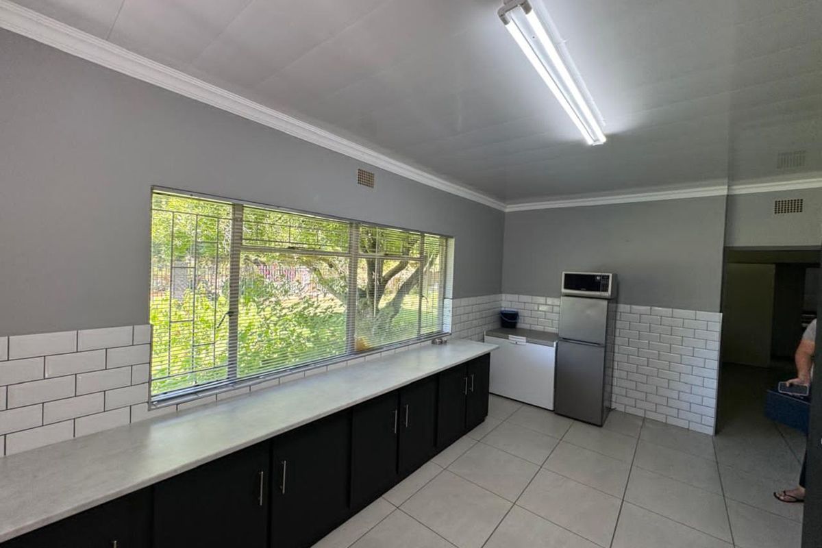House For Sale in Barkly West Central - Photo 5