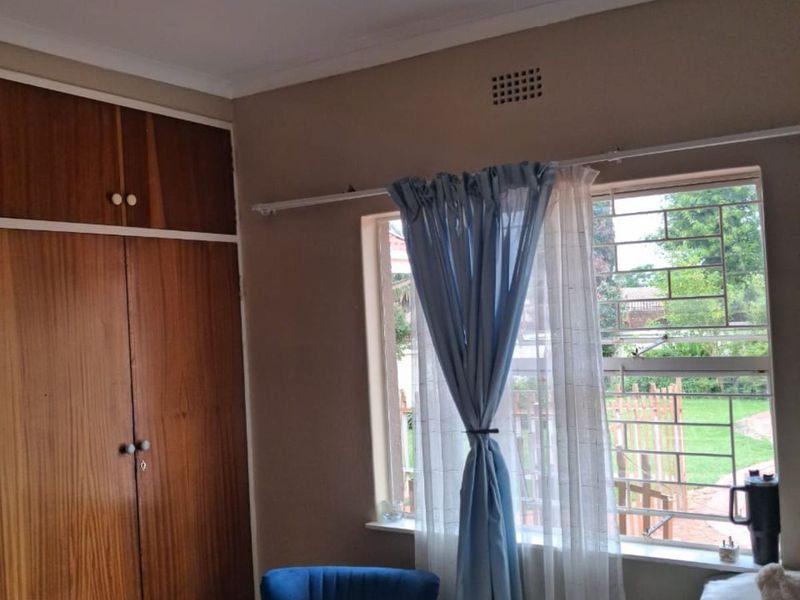 House For Sale in Norkem Park - Photo 10