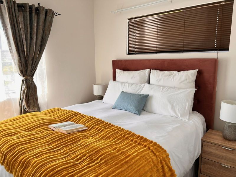 House For Sale in Stratford Green - Photo 4