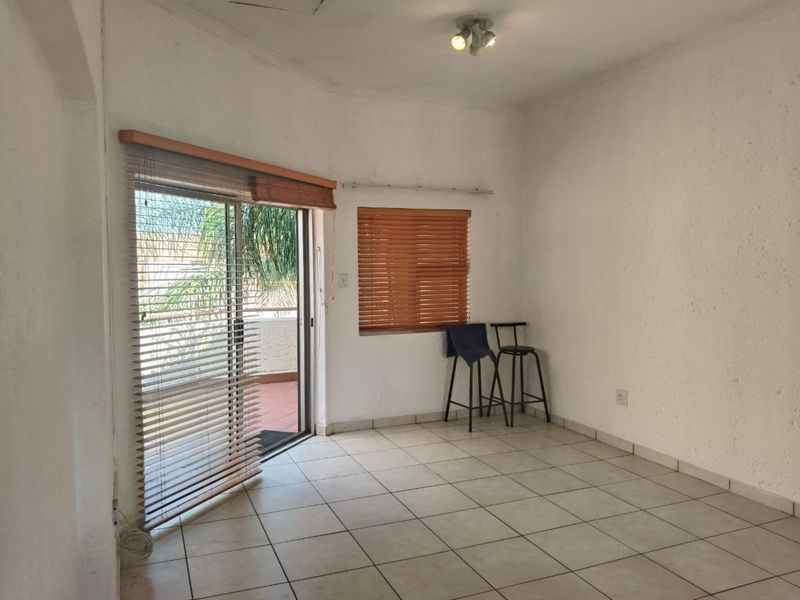 Townhouse For Sale in Bedfordview Central - Photo 9