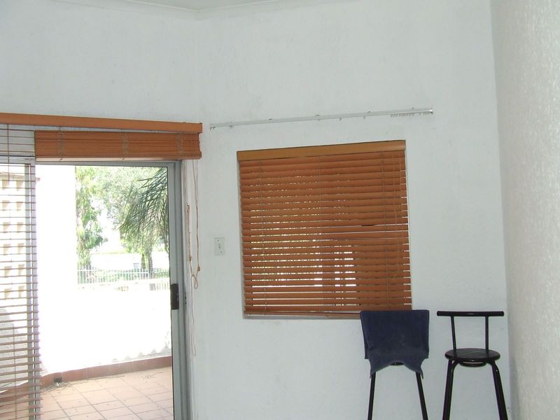 Townhouse For Sale in Bedfordview Central - Photo 8