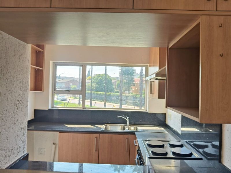 Townhouse For Sale in Bedfordview Central - Photo 7