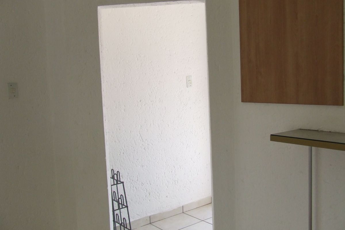 Townhouse For Sale in Bedfordview Central - Photo 4