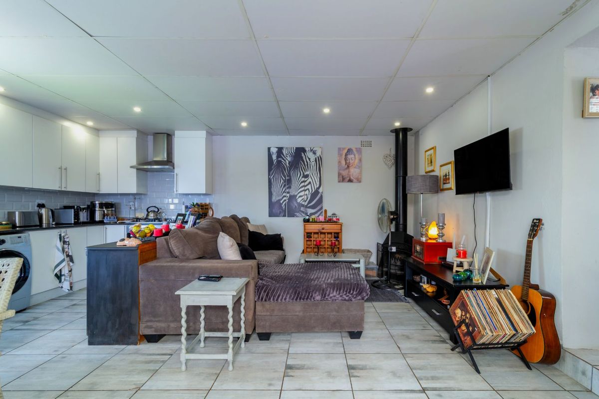 House For Sale in Sundowner - Photo 4